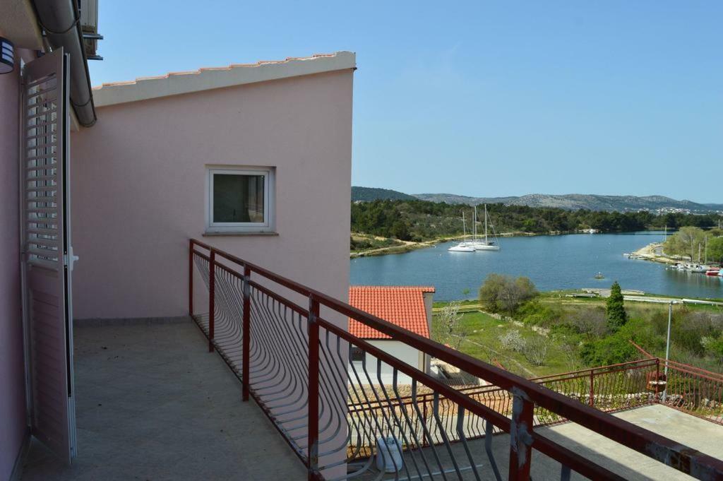 Apartmani Slavica Sibenik Bagian luar foto