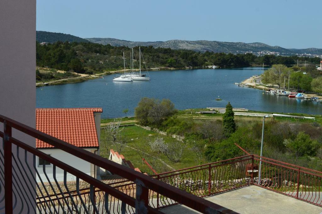 Apartmani Slavica Sibenik Bagian luar foto