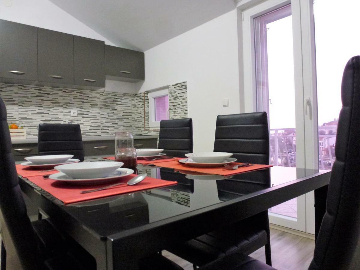 Apartmani Slavica Sibenik Bagian luar foto